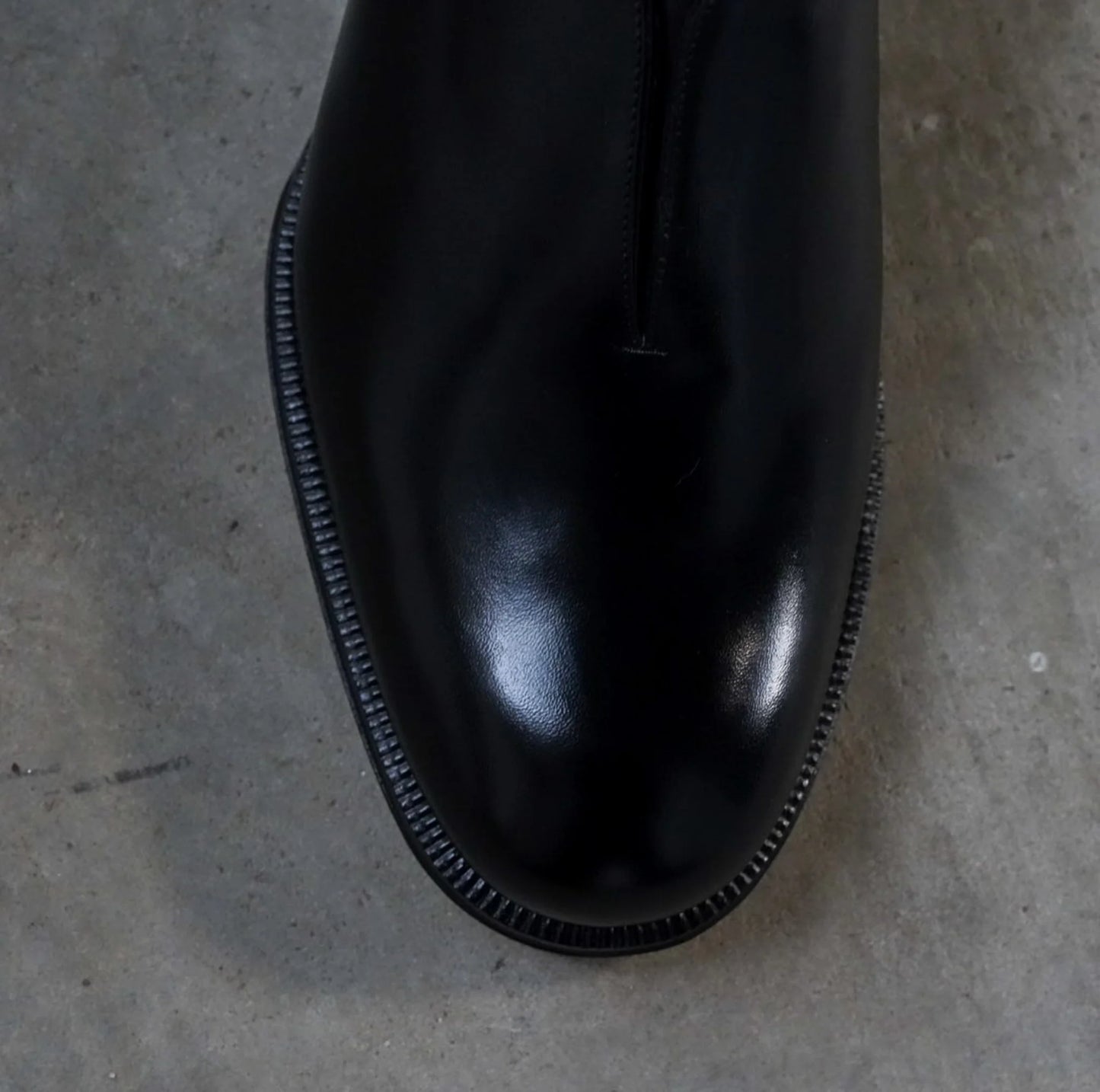 Le Yucca's no shoe lace shoes